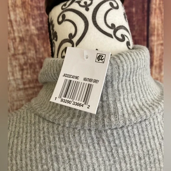 Crave Fame | NWT Women’s Cozy Twist Front Turtleneck Sweater - Picture 4 of 8